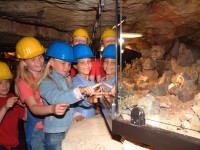 Hess. Oldendorf_Schillat Höhle mit Kindern